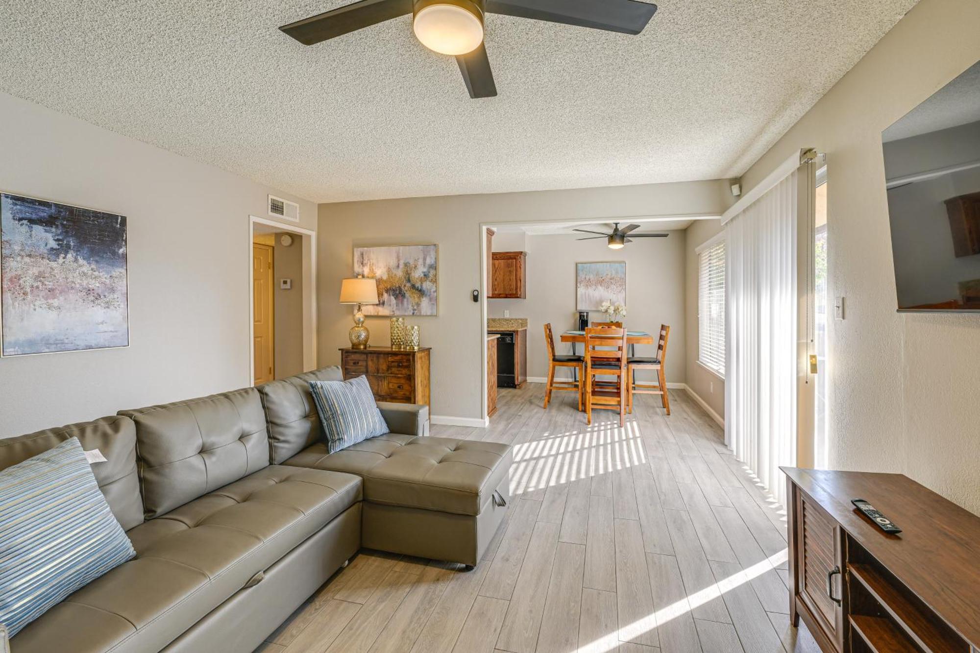 Apartment Cozy With Balcony And Pool Access *